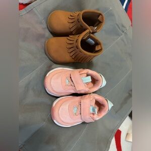 The boots are new 4c, the pink used about two to three times 5c